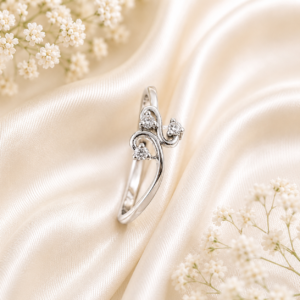 trio swirl ring